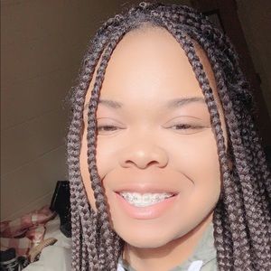 Meet your Posher, Dasia